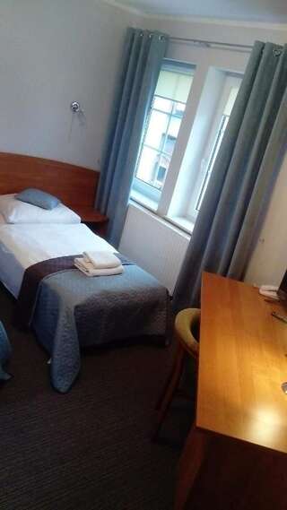 Отель Hotel Sukiennice Хойнице Двухместный номер с 2 отдельными кроватями-2